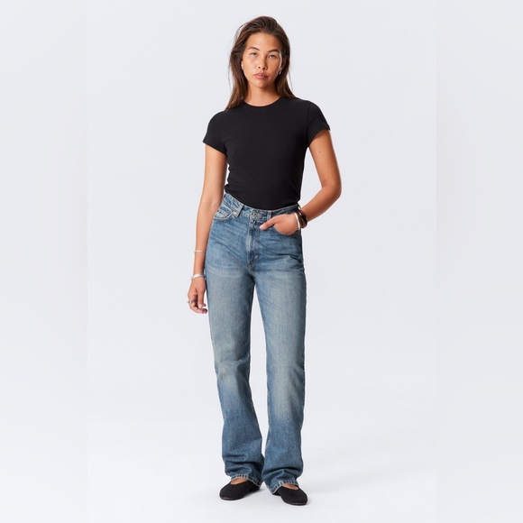 Weekday Rowe Super High Waisted Regular Straight Leg Jeans size 26/30 - Picture 1 of 9